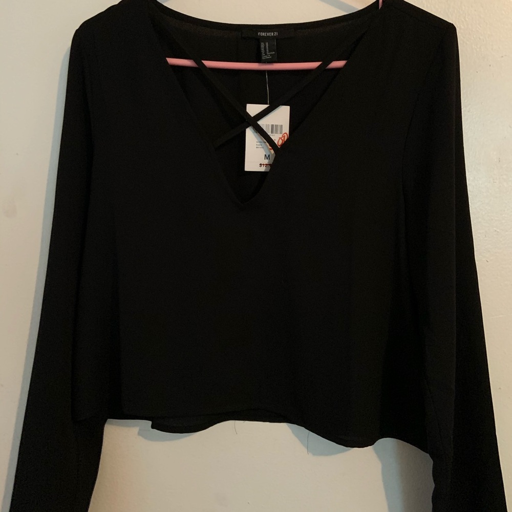 Black cropped V-neck blouse